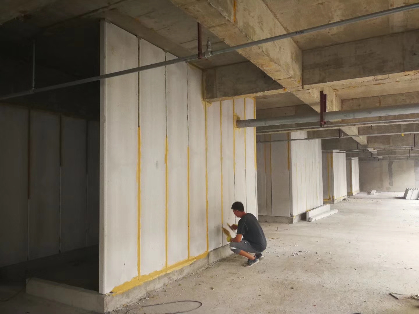 赫山无机发泡轻骨料混凝土隔墙板施工技术性能研究